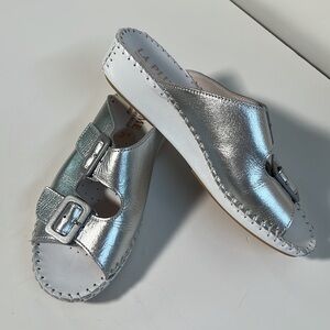 LA PLUME Summer Jen Sandal Silver Leather Upper/Insole Made in Italy SZ 37 US6.5